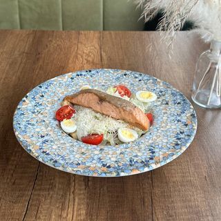 Salată Caesar cu somon