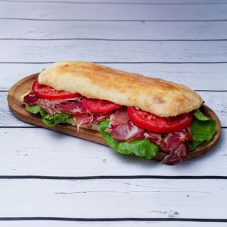 Sendvič sa pečenicom