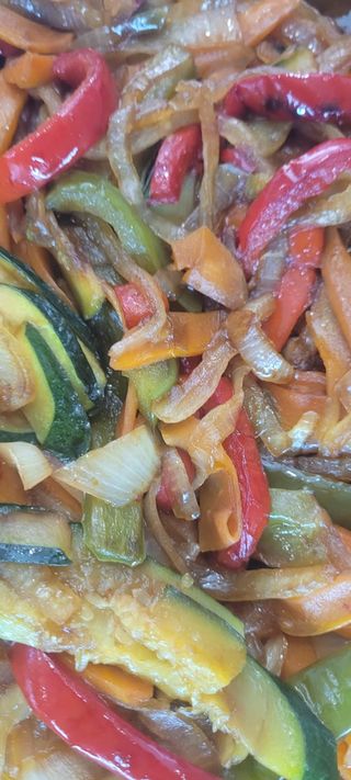 Salteado De Verduras Con salsa yakitori