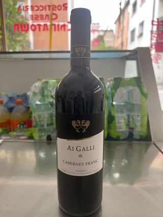 Vino rosso in bottiglia