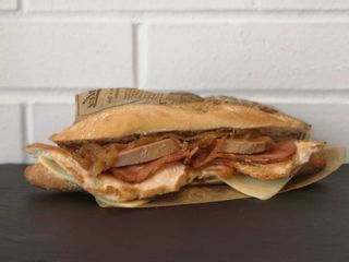Bocadillo Pollo / Oilasko Ogitartekoa