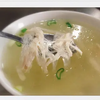 22. Sopa De Fideos Con Pollo