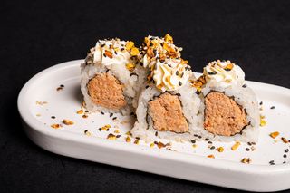 114. Uramaki tonno cotto