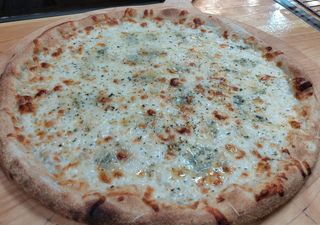 4 ყველი 4 ნაჭრიანი