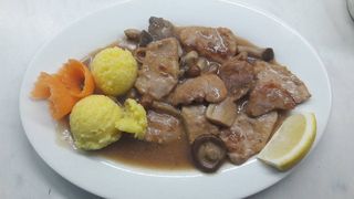 Свинско с горски гъби