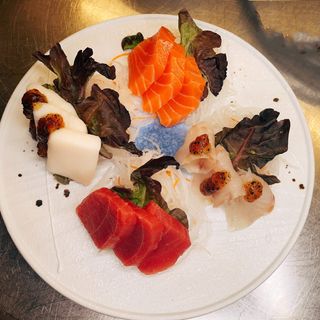 Sashimi variado pequeño 12 cortes