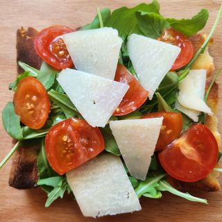 Pizza Caprese - Porción - (14 x 12 Cm.)