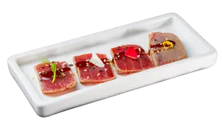 200. Tonno tataki 4 pezzi