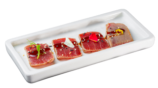 200. Tonno tataki 4 pezzi