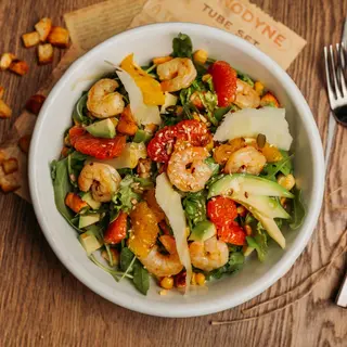 Salată cu creveți în unt și citrice