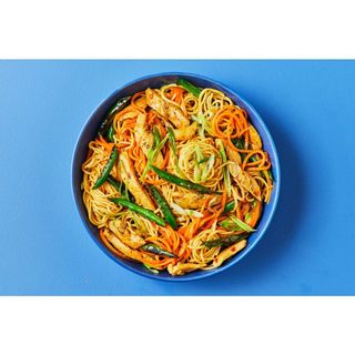 Stir-Fried Pasta with shredded Chicken