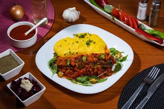 Saramură de pește cu mămăliguță