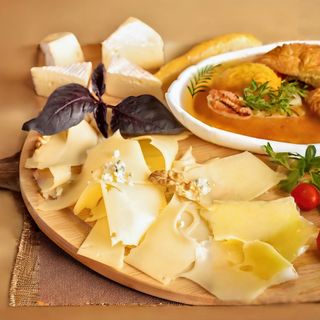 Сырное Ассорти (250Г)