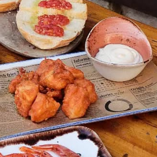 Merluza de pincho del Cantábrico en tempura con mayonesa cítrica