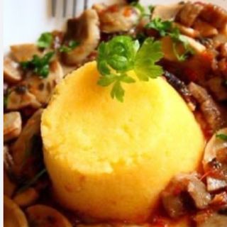 Tocăniță de legume cu mamaliga