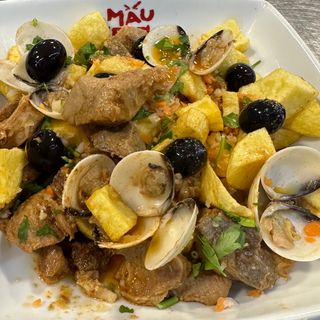 Carne de Porco à Alentejana