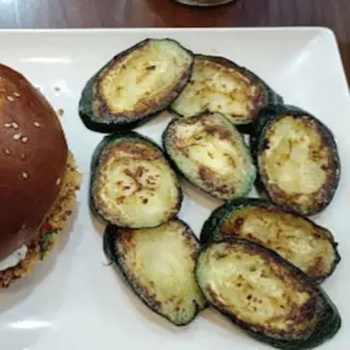 Tapa Berenjena Fritas Con Reducción De Balsámico Y Miel