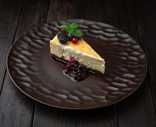 Cheesecake clasic cu fructe de pădure