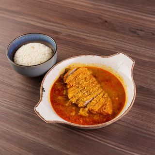 Hrskava piletina u kari sosu