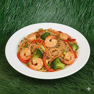 Spaghetti di soia con gamberi e verdure