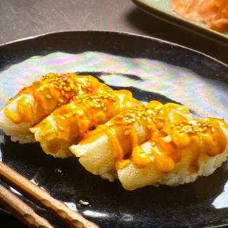 28. Nigiri Pez Mantequilla Flambé (4 Pzs.)