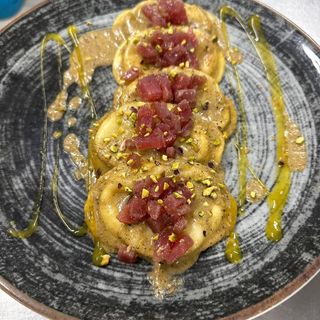 Pasta Raviolo De Pistacho Y Atún Fresco