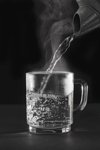Hot water cup