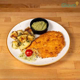 ХРУПКАВО ПИЛЕШКО ФИЛЕ С БИЛКОВИ КАРТОФИ (350г)