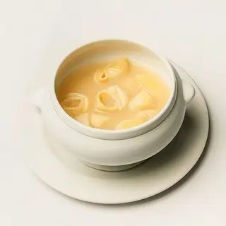 Caldo d'escudella amb galets