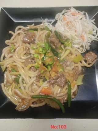 Makaron udon z wołowiną