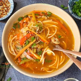 Veg thukpa soup