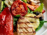 Salată de pui la grătar