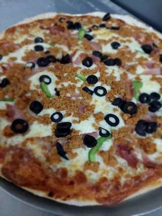 Pizza Napolitana (Familiar)