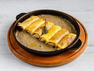 Млинці з яловичиною у вершково-грибному соусі (290g)