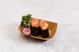 42. Gunkan Spicy Salmone