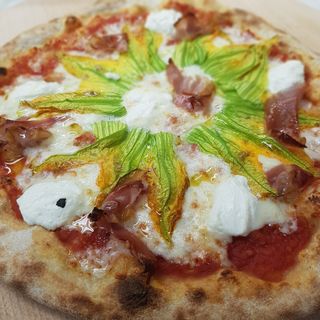 Le gustose ricotta toscana e fiori di zucca