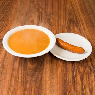 Grah s prilogom i kruhom