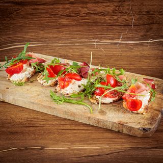 Bruschetti sa pršutom