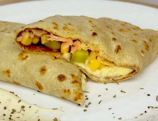 Млинець з тунцем