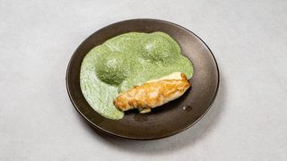 Piletina u pesto sosu