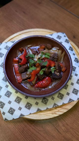 Баранина с овощами
(0.424г)