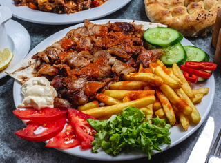 Plato kebab Con Babida Enselada