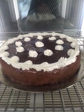 Tarta De La Abuela Con Baño De Chocolate Bombón