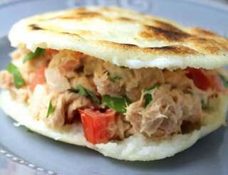Arepa de atún