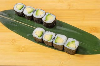 69 Hosomaki avocado
