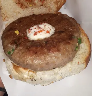 Đevrek pljeskavica sa kajmakom 250g