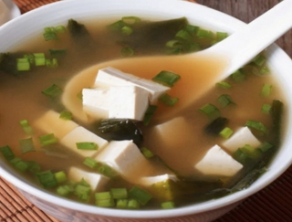 Sopa De Miso Pollo