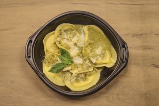 Pasta Rellena De Pesto De Albahaca