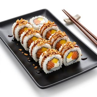 Uramaki De Salmón Con Mango Y Queso Crema (8 Uds.)