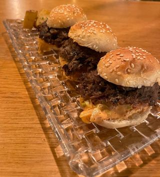 Mini burger de rabo de toro.